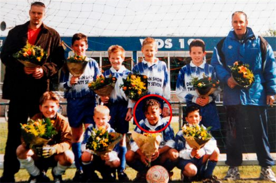 10年前他在餐廳洗碗，老板勸他放棄踢球，今天他是史上最貴的后衛(wèi)|餐飲界