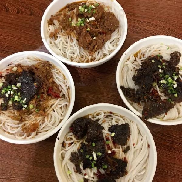 我們常德人的一天，是從嗦一碗米粉開始的