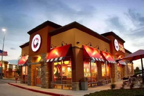 開遍全美47州，一年狂賺百億，這家中餐戰(zhàn)斗機為何不愿回國？