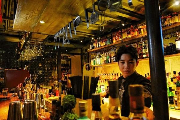 走過三年之期的實力網(wǎng)紅胡桃里，還有什么坑必須要填？