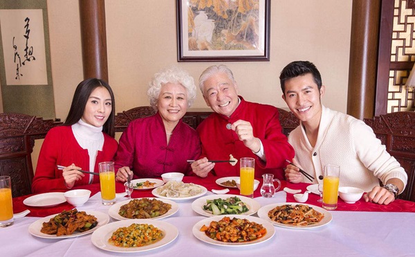 年夜飯變成了“年夜煩”，你怎么看？