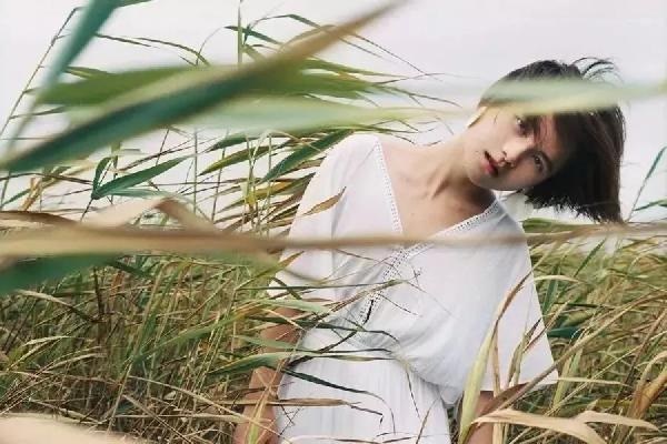 驚艷了！90后美女竟用面做成瓜子，人民日報都為其打call