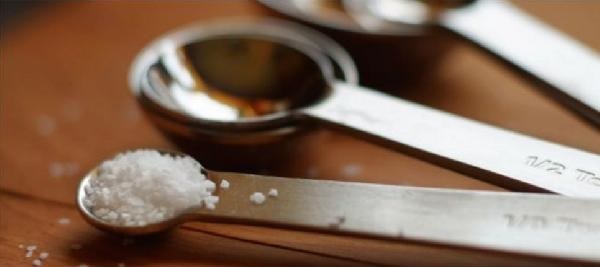 鹽吃多了變傻，吃少了又容易死......到底要我怎樣？