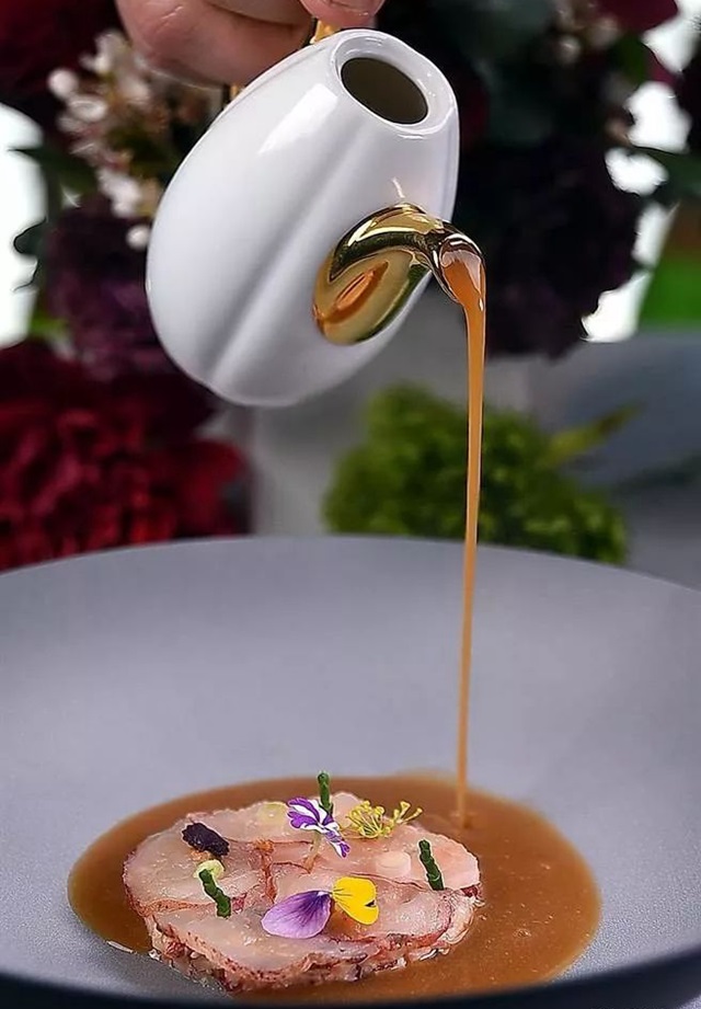 全球最貴、最難訂位餐廳主廚炫技“未來食物”