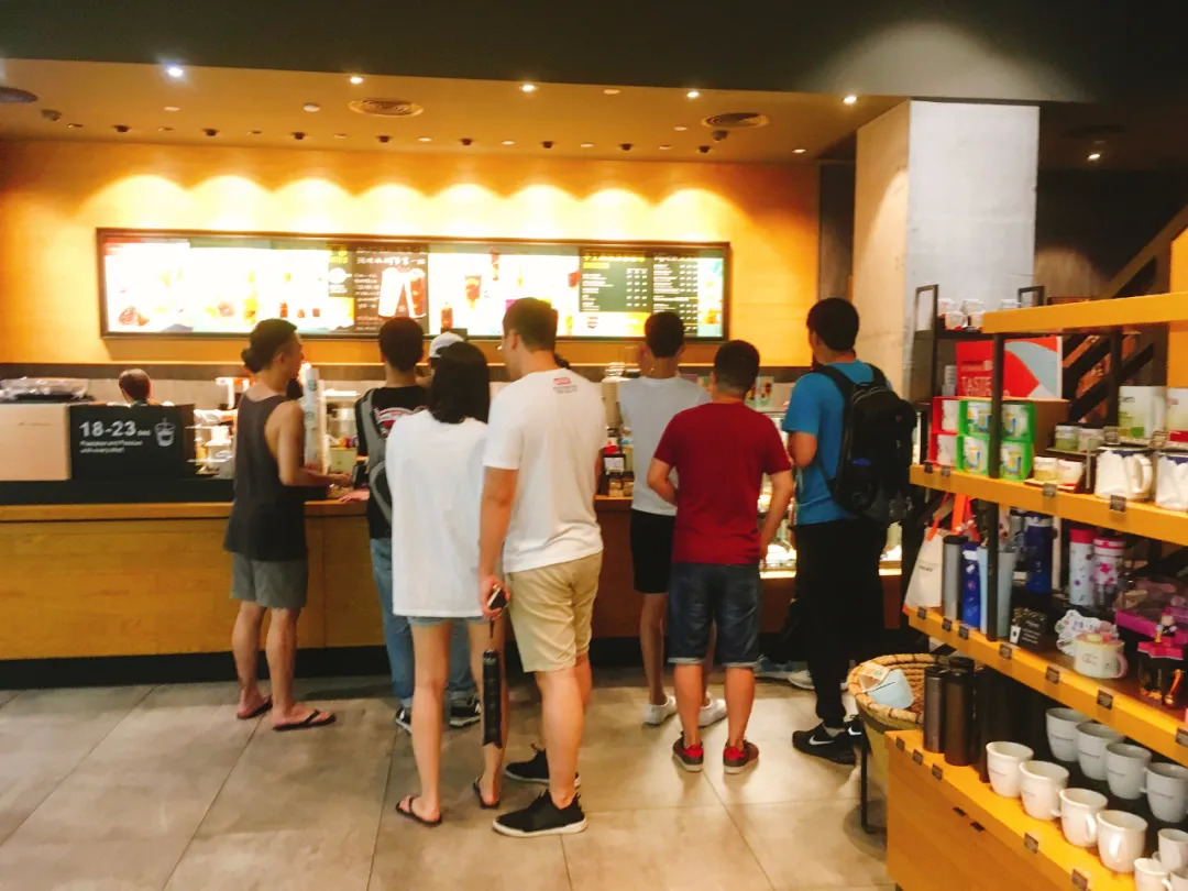 茶、咖不分家！喜茶與星巴克的成功有何共性？｜餐見|餐飲界