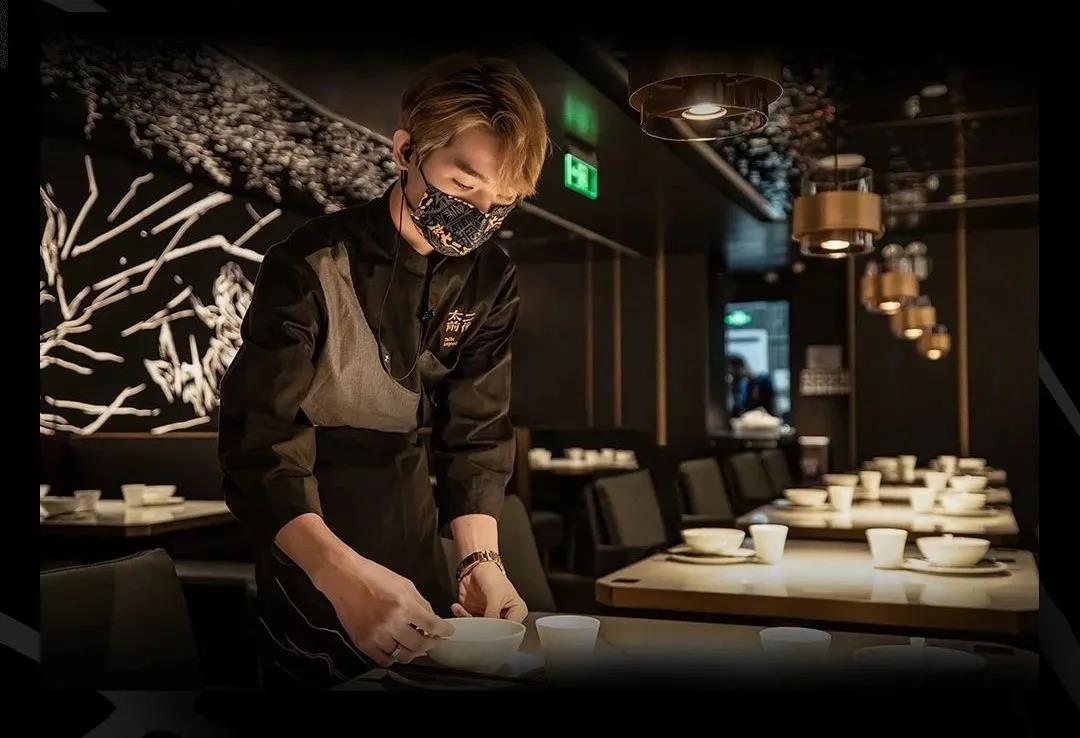 餐飲大事件236期 | 小龍蝦跌出歷史最低價、“太二”推川菜子品牌“太二前傳”、上海21家假CoCo被查|餐飲界