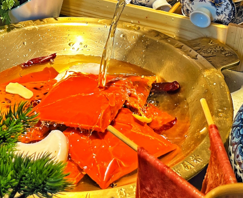 3.8女神駕到約“惠”女神節(jié)，到矮冬瓜紅茶火鍋開啟幸運盲盒