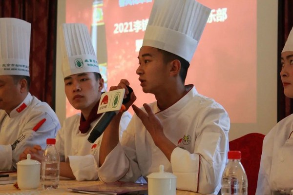 3個(gè)月當(dāng)上炒鍋領(lǐng)班，李錦記助00后小伙"北漂"學(xué)廚獲新生