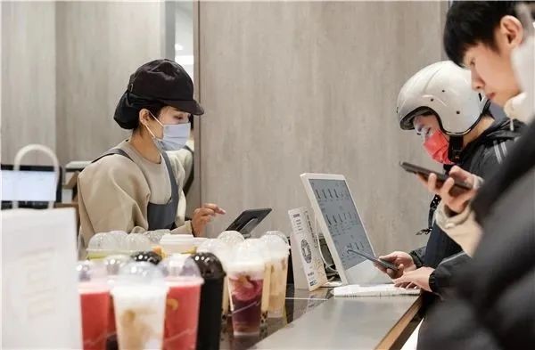 日銷3500杯，日入6萬元，喜茶“事業(yè)合伙”首戰(zhàn)告捷|餐飲界